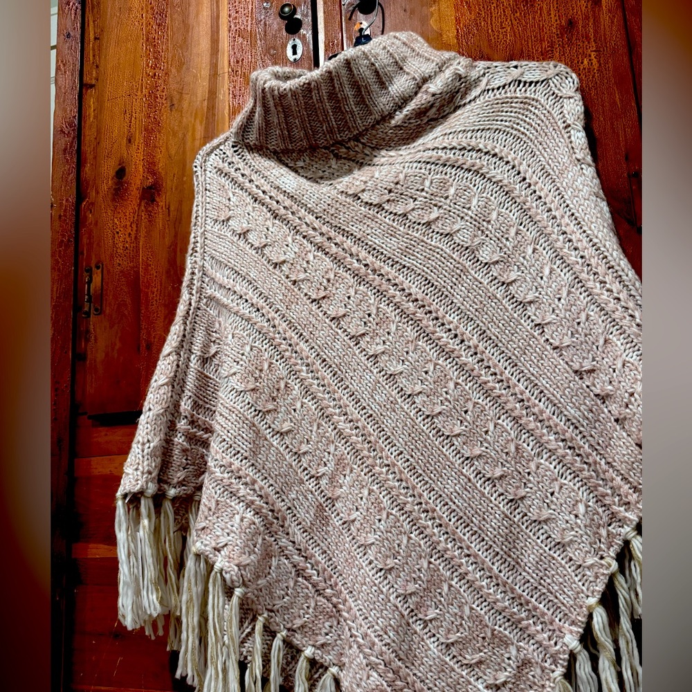 Poncho/shrug